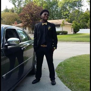 Meet your Posher, Derrell